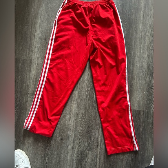 ADIDAS men’s jogger pants in red
Size small - Picture 3 of 3